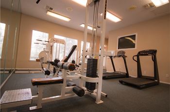 2 24/7 Fitness centers